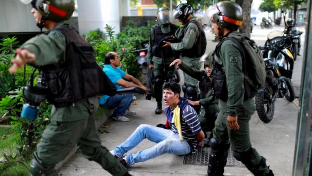 Venezuela: des centaines de détenus prennent le contrôle d'une prison et dénoncent des «tortures»