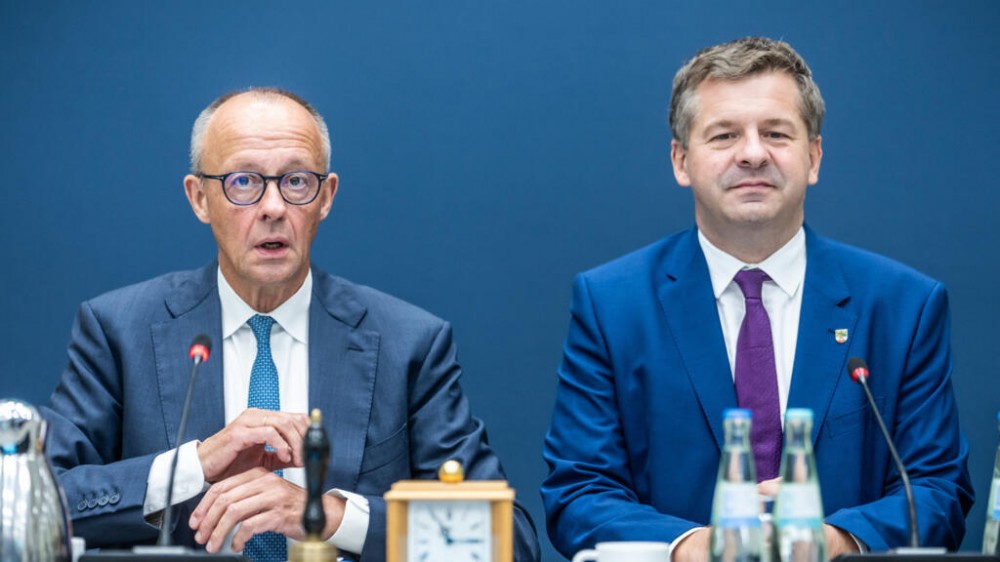Allemagne: après la victoire de l'AfD en Saxe-Anhalt, Friedrich Merz vacille mais ne tombe pas