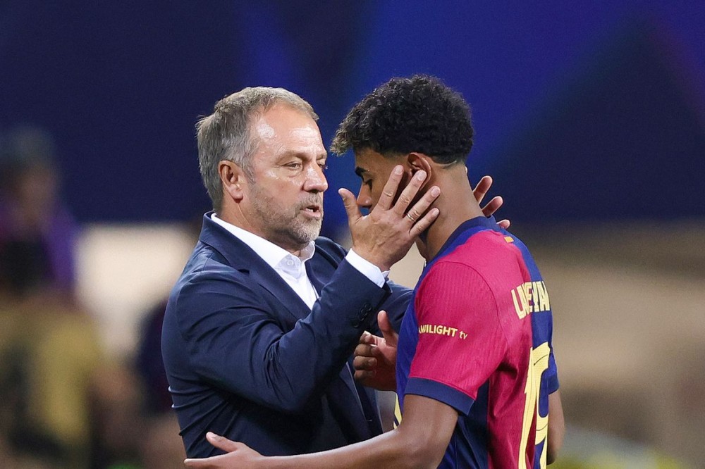 Barcelone : Flick calme le jeu pour Lamine Yamal