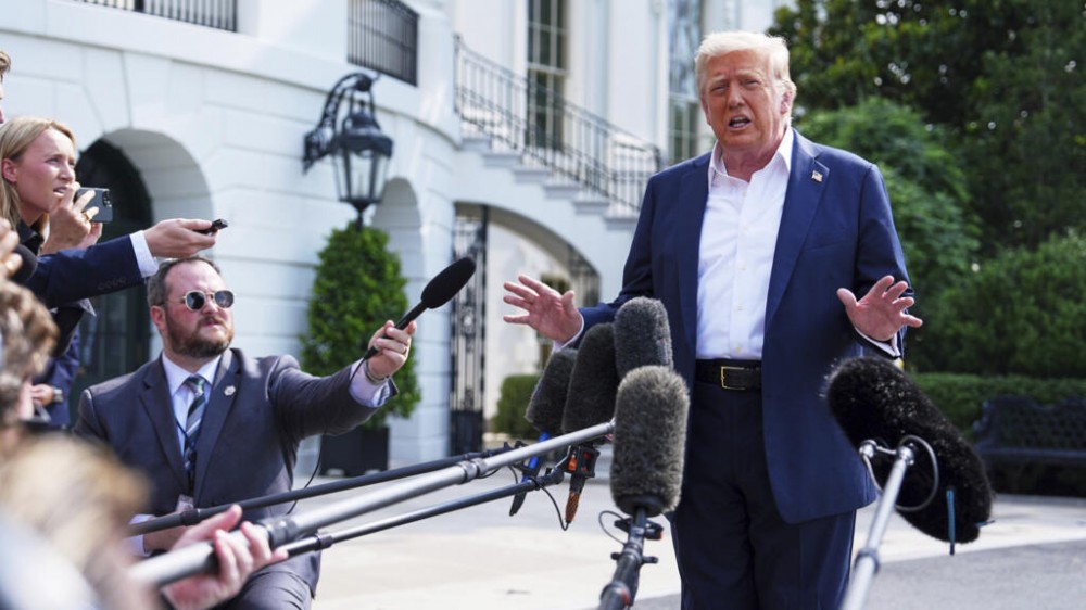 Donald Trump annonce 30\% de droits de douane pour le Mexique et l'UE à partir du 1er août