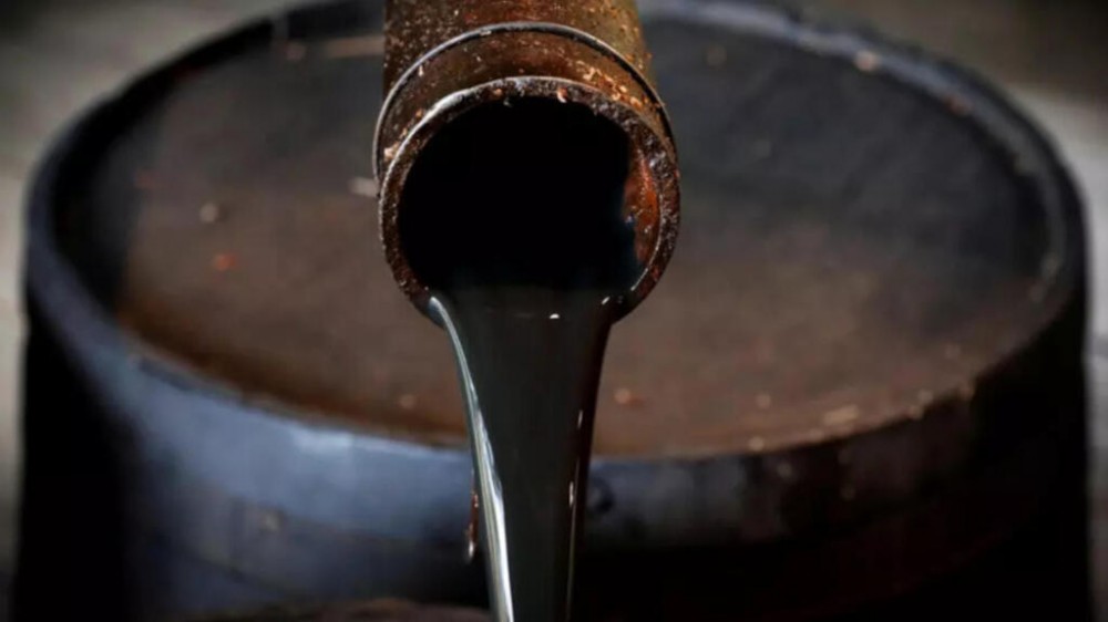 Guerre au Moyen-Orient : hausse des prix du pétrole de plus de 3 \%