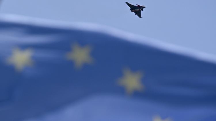 La France mobilise trois Rafale pour «contribuer à la protection de l'espace aérien polonais»