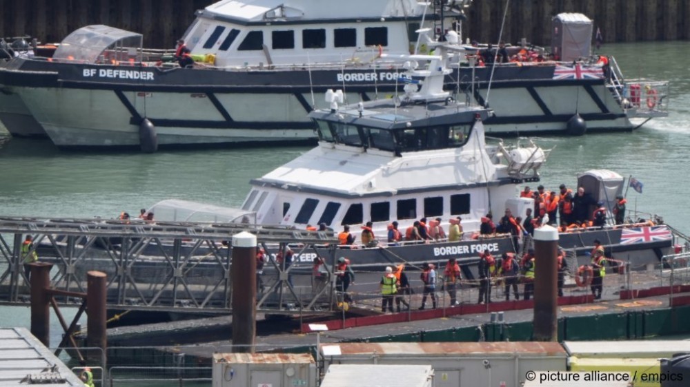 France: coup de filet contre un réseau de passeurs entre le Vietnam et le Royaume-Uni, 19 interpellations
