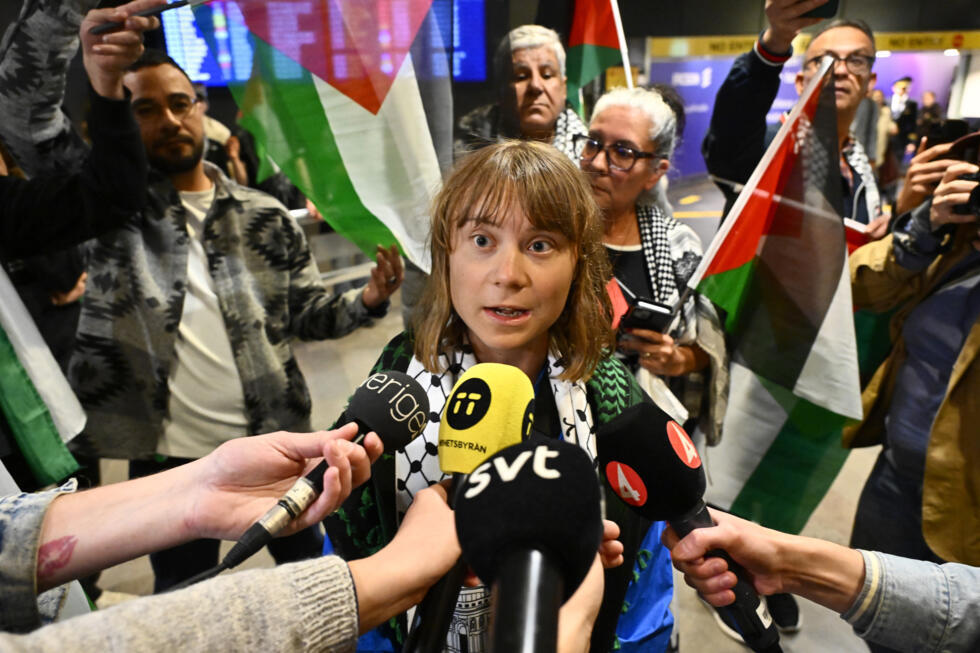 Israël: l'eurodéputée Rima Hassan et 5 autres militants du bateau pour Gaza en route pour l'aéroport