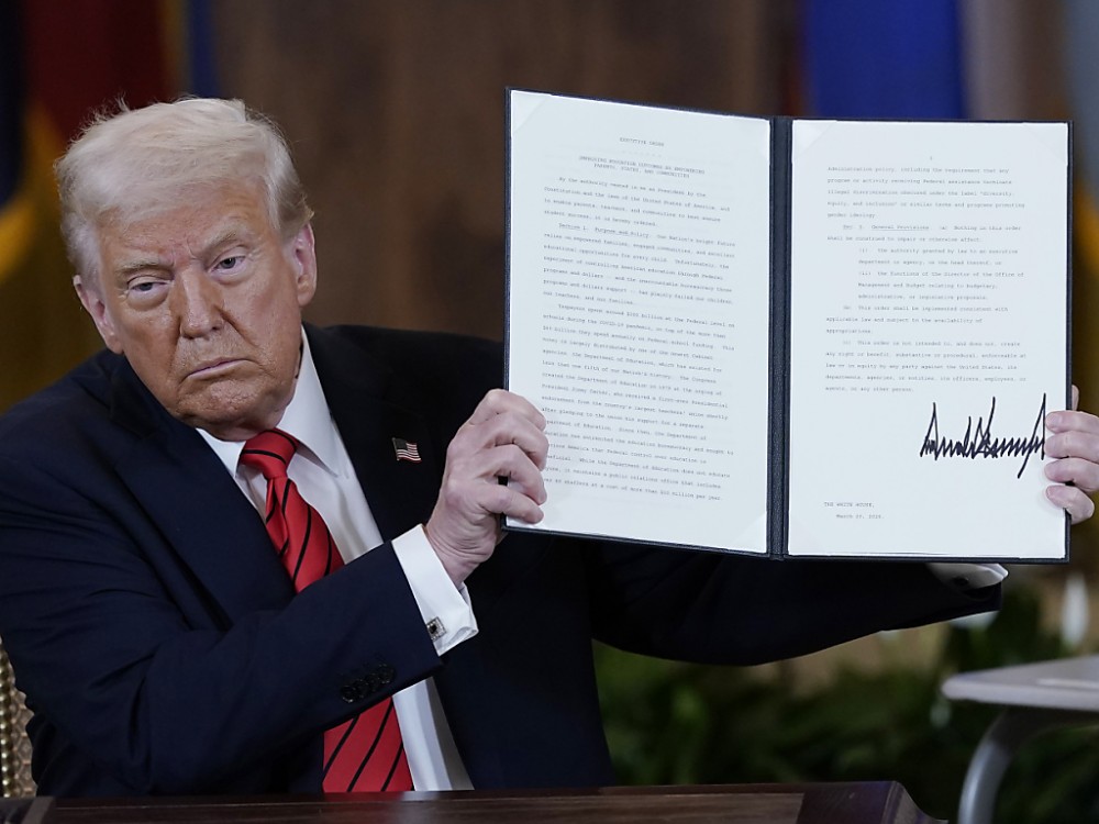 États-Unis: Donald Trump va annoncer des droits de douane sur l'industrie automobile