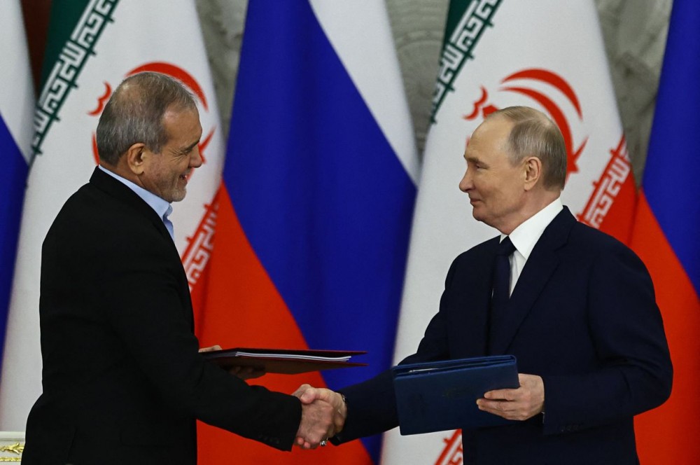Nucléaire : Téhéran et Moscou signent un accord à 25 milliards de dollars pour la construction de centrales en Iran