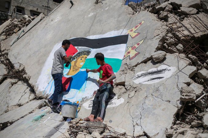 Un portrait de Lamine Yamal réalisé sur un tas de gravats à Gaza