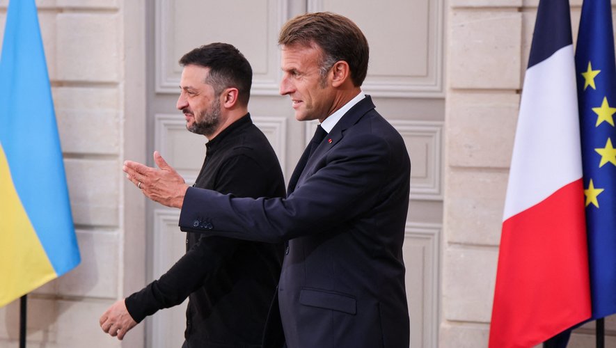 Ukraine: vingt-six pays s'engagent à être présents «sur le sol, en mer ou dans les airs», annonce Emmanuel Macron